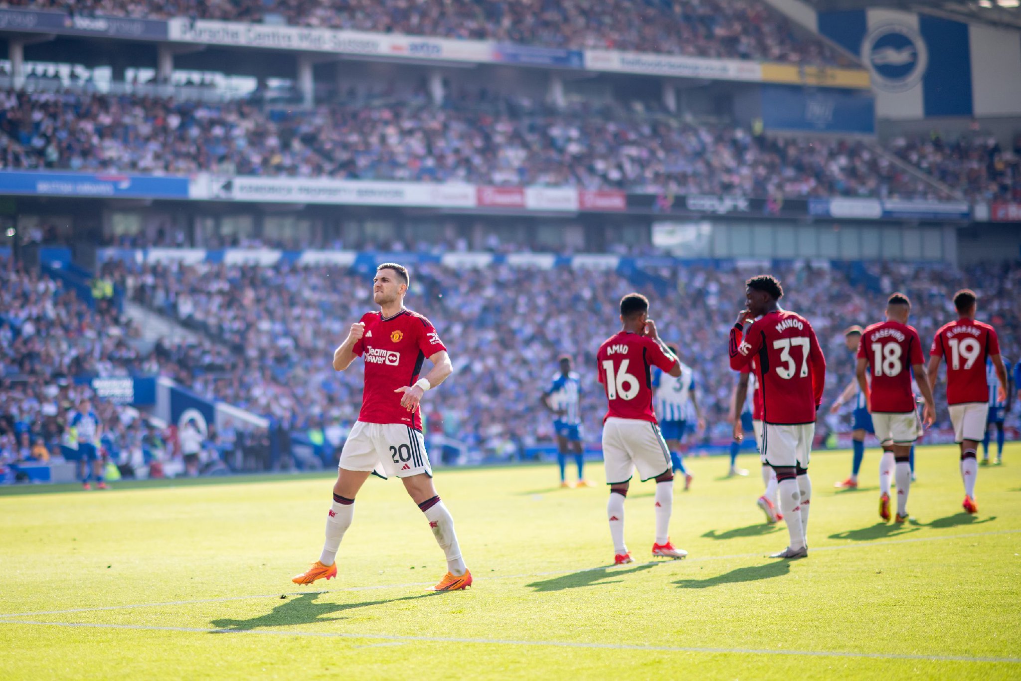 顿的出色发 顿的出色发